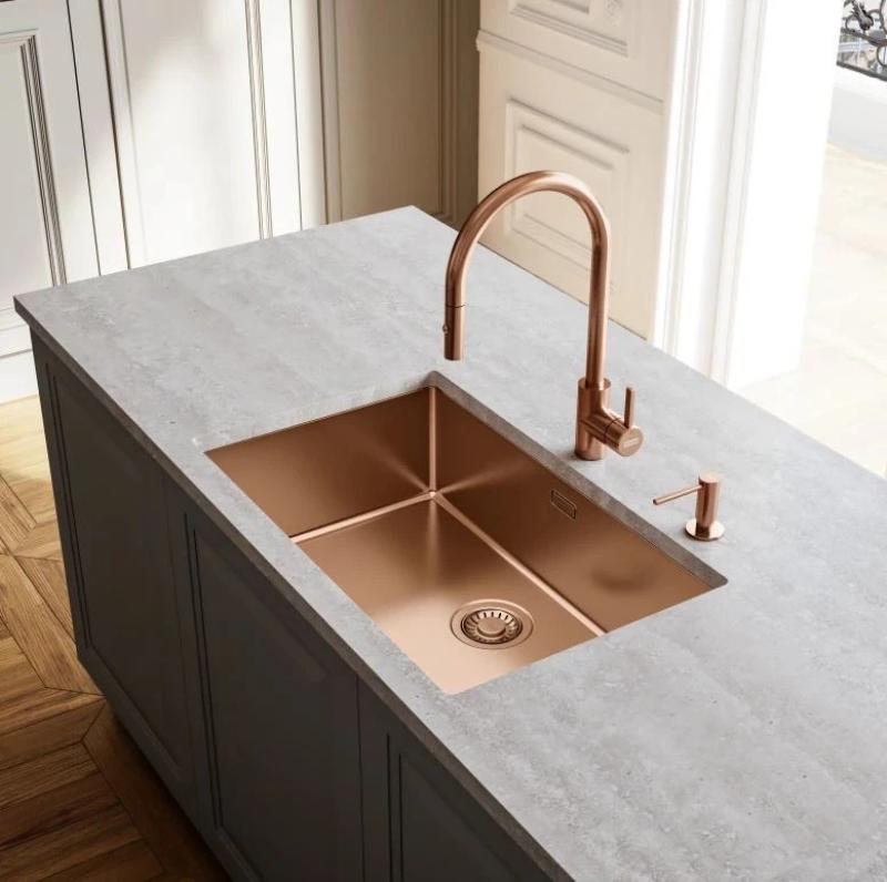 Franke koperen Keukenkraan Eos Neo met uitloop uittrekbare sproeikop pvd copper 115.0628.254