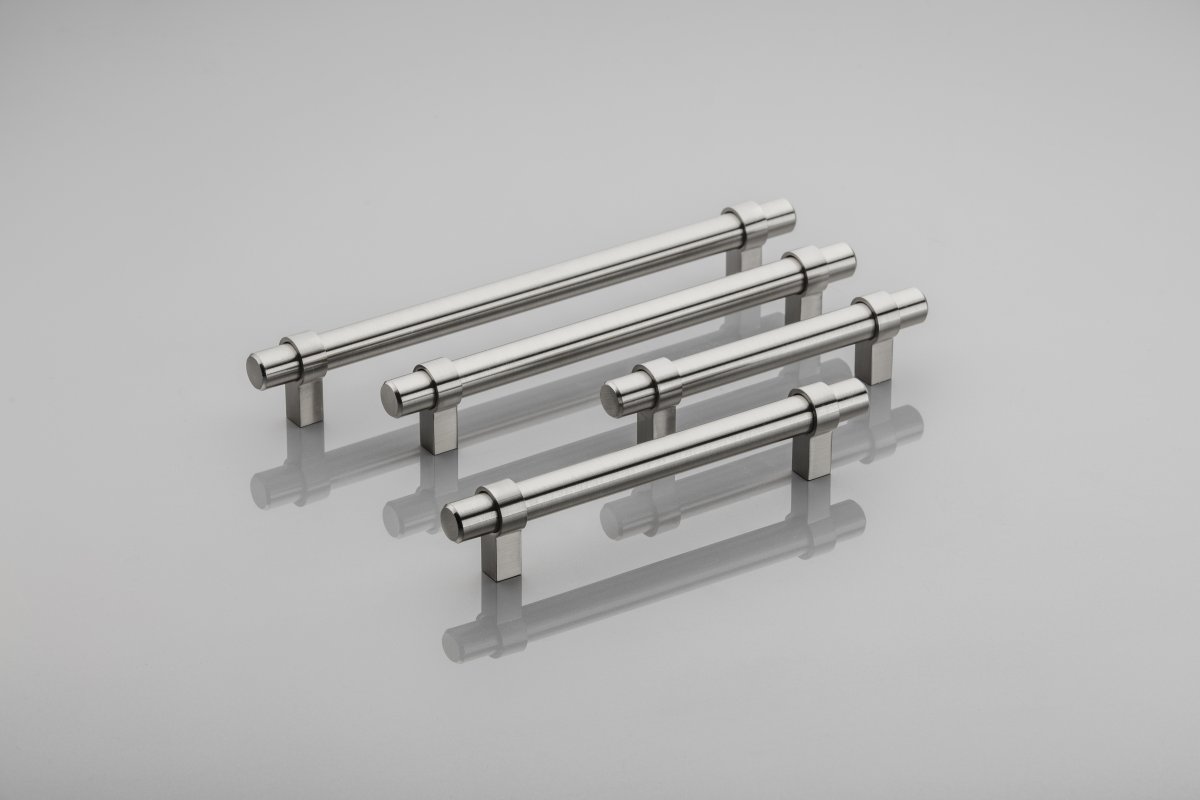 Steel handle TRIEST C=96mm brushed steel - zamak feet 1208965374 - Productafbeelding 3