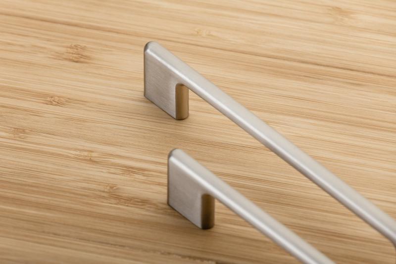 Zamak handle CAPRI, C= 128 mm, inox 1208965941