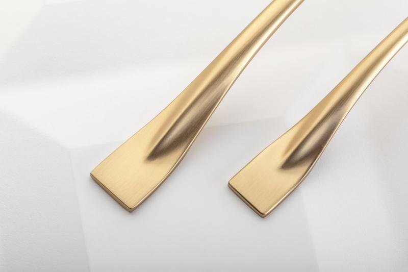 Zamak handle FLOW C = 192 mm champagne 1208966039