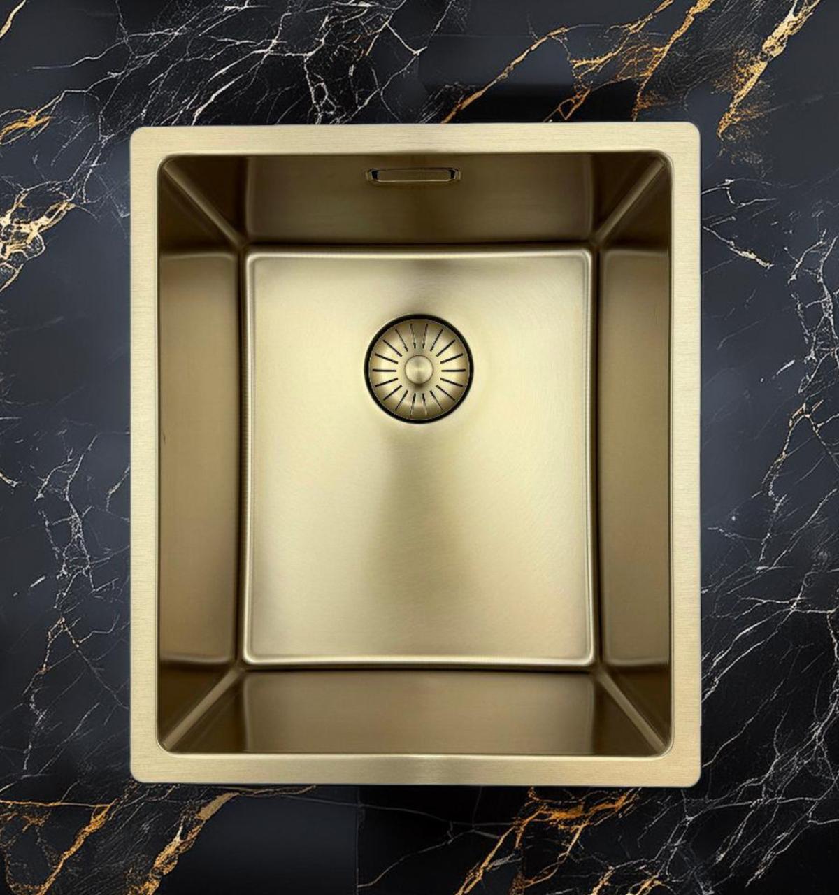 Pure.Sink Prestige spoelbak 34x40 cm PVD Goud 10mm radius onderbouw, vlakbouw en opbouw PPG3440-60