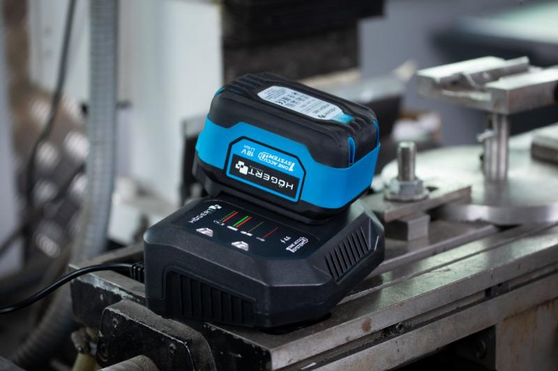 HÖGERT snellader voor accu 6A 18V