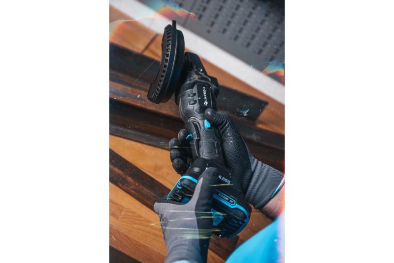 HÖGERT Kabelloze haakse slijper met paddle-schakelaar, 125MM, 18V - Set (accu, lader, accessoires)