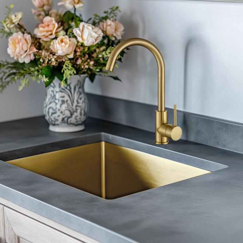 Ausmann Arvia gouden keukenkraan PVD Gold met draaibare uitloop 1208970640