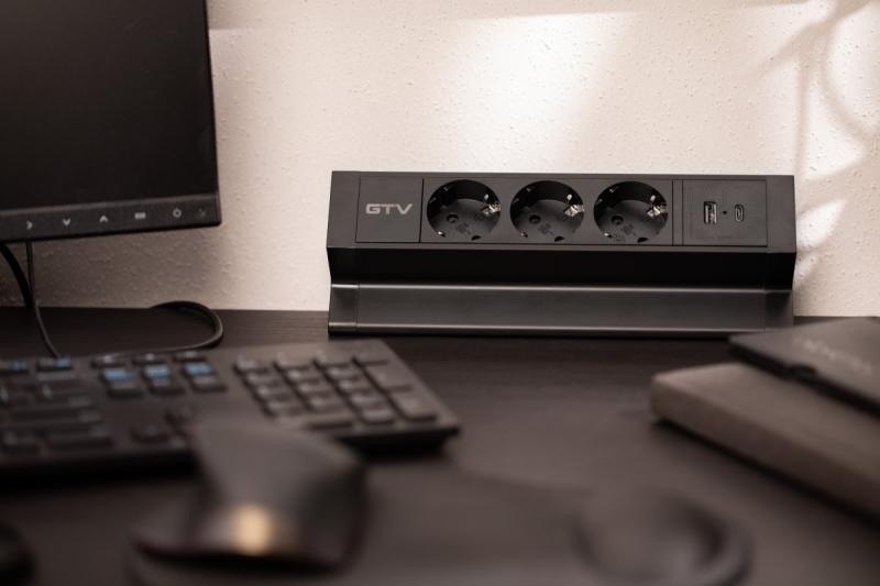 Meubelsokkel BASCO, 3xSHUKO, USB A+C, kabel 1,5 m, zwart