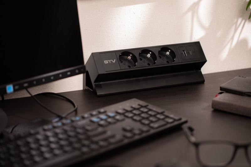 Meubelsokkel BASCO, 3xSHUKO, USB A+C, kabel 1,5 m, zwart