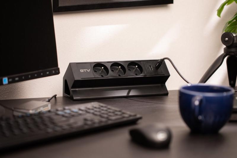 Basco meubelaansluiting, 3 x geaarde stopcontact, USB A+C, 1,5m kabel, zwart met montage